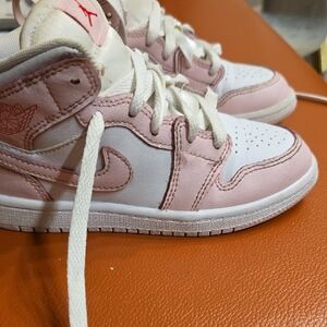 Nike Kids Sneakers in Pink and White